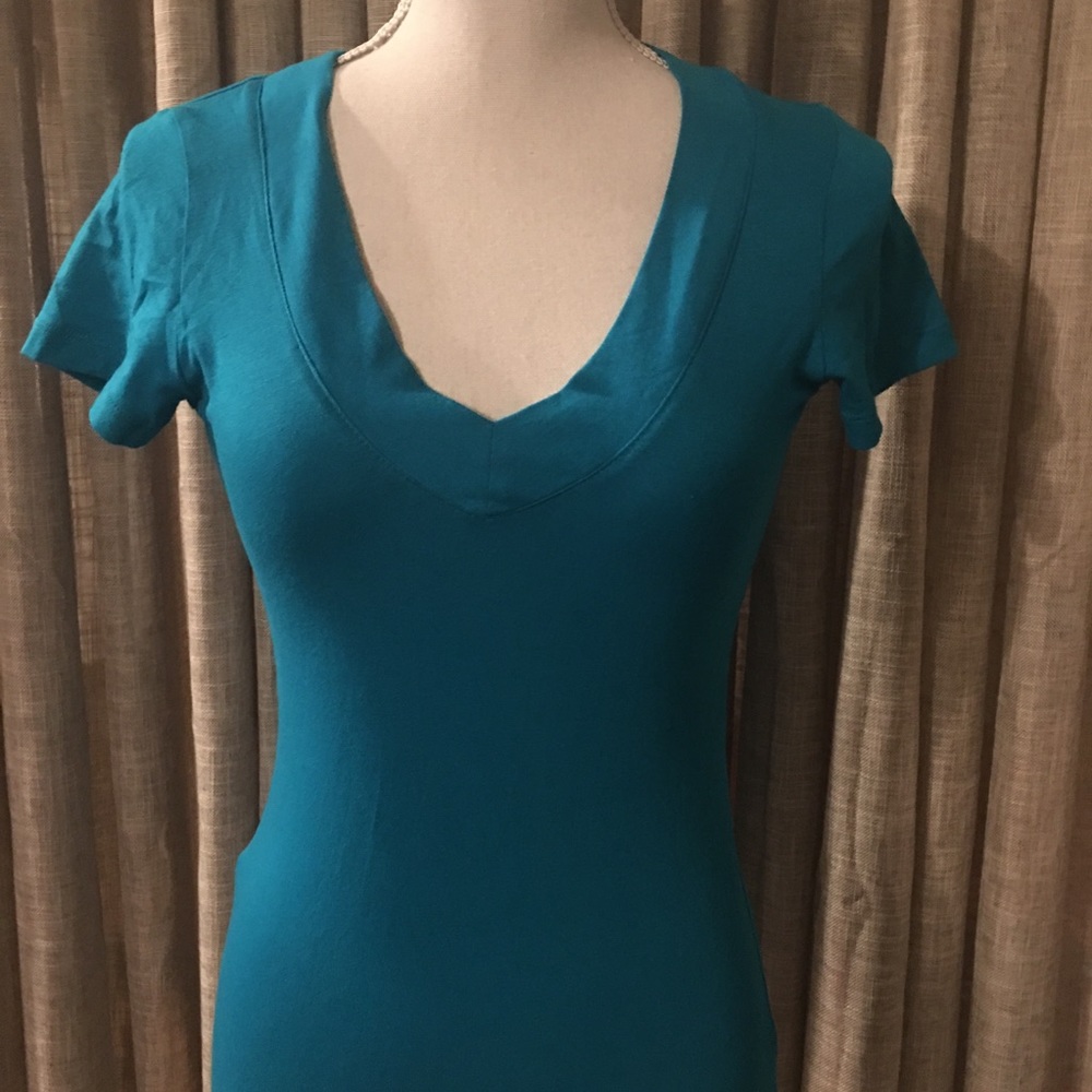 🛍 3 for $12 | teal v-neck shirt